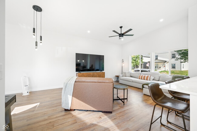 Building Photo - 318 N Tacoma Ave