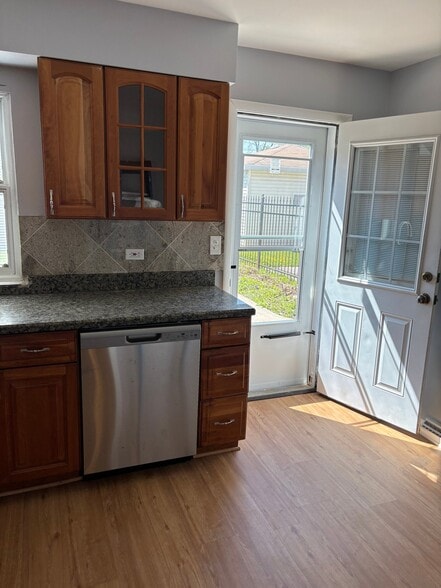 Building Photo - 6736 N Kimball Ave