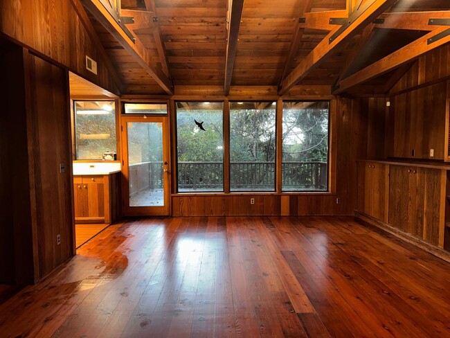 Building Photo - Custom Redwood Home near Moonstone Beach