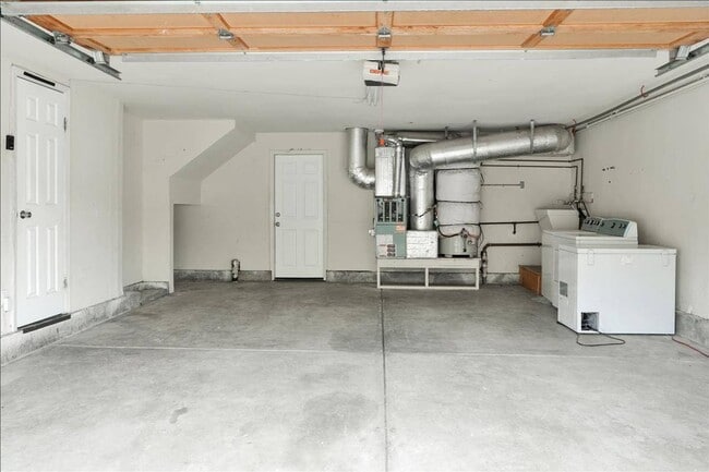 Building Photo - $3,850 / 3br - Fabulous 3 bed, 2 bath in S...
