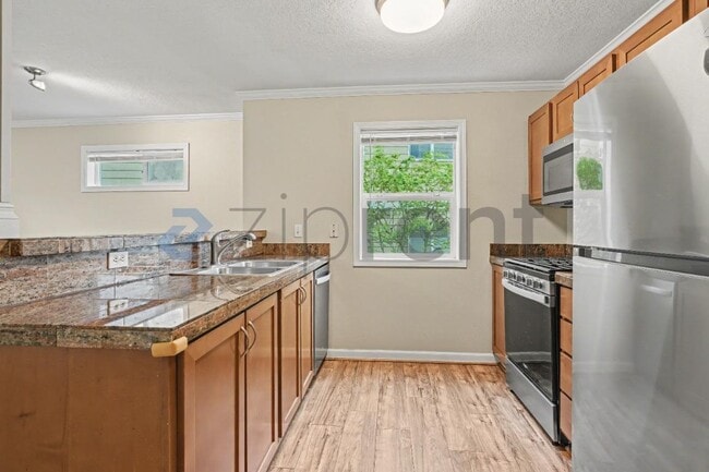 Building Photo - 15060 NW Central Dr