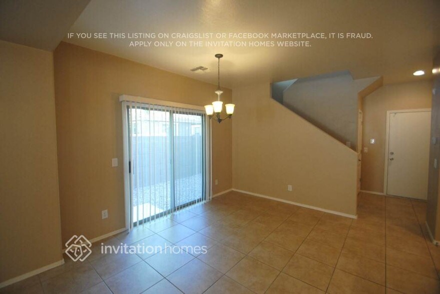 Building Photo - 3878 E Santa Fe Ln