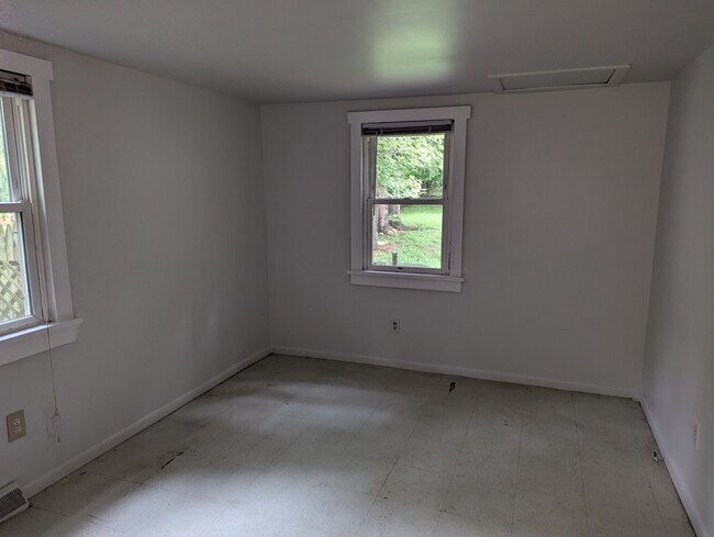 Bedroom - 2038 Shingletown Rd
