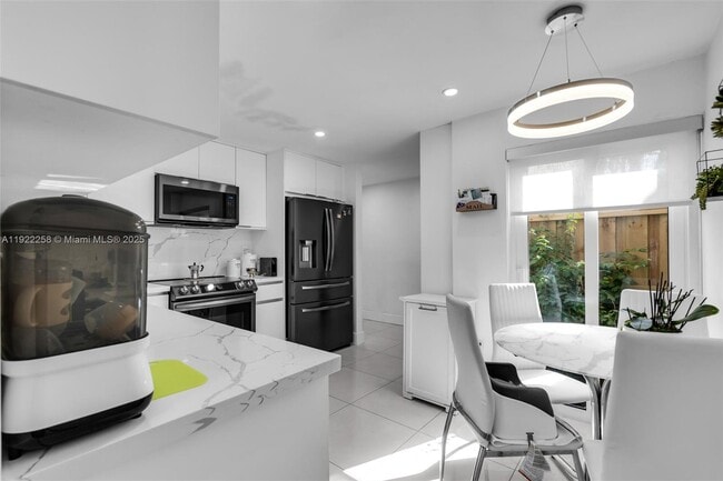 Building Photo - 15452 SW 50th Terrace