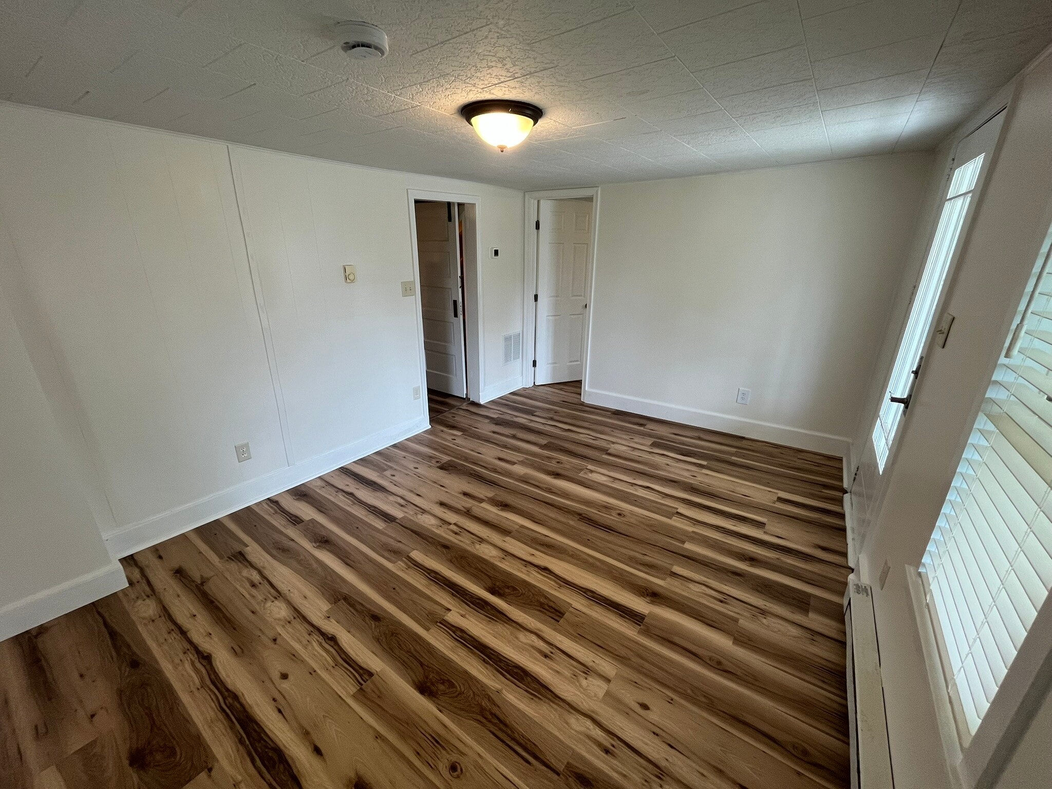 Living Rm - 328 Tyrone St