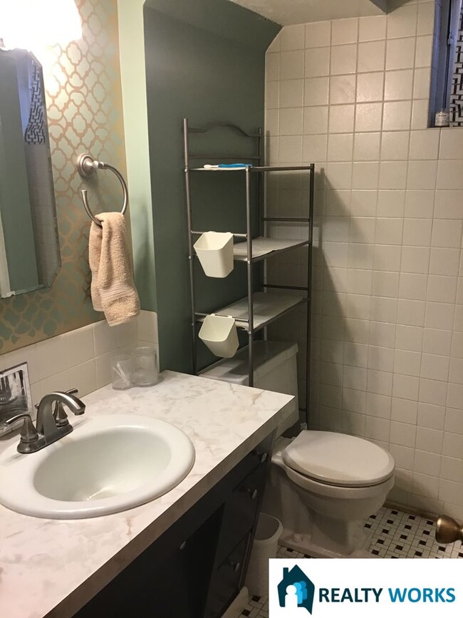 Building Photo - Beautiful Four Bed Two Bath Home