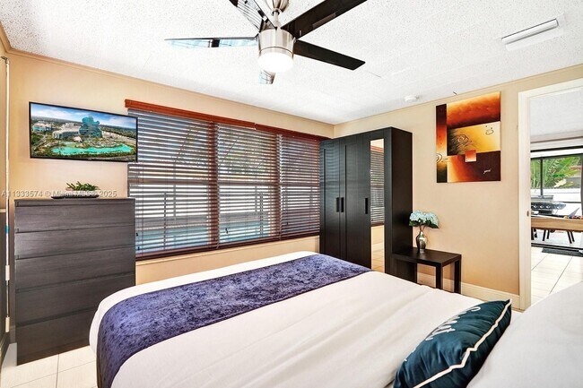 Building Photo - 947 Washington St