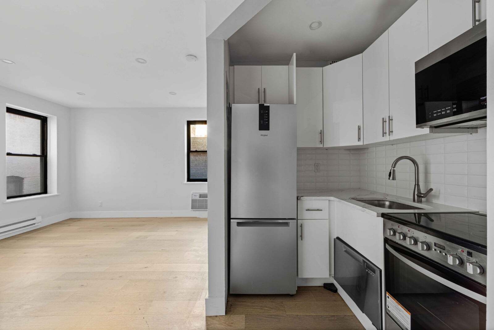 Building Photo - 1220 Lexington Ave