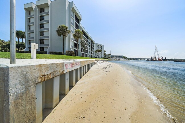 Building Photo - 1748 Jupiter Cove Dr