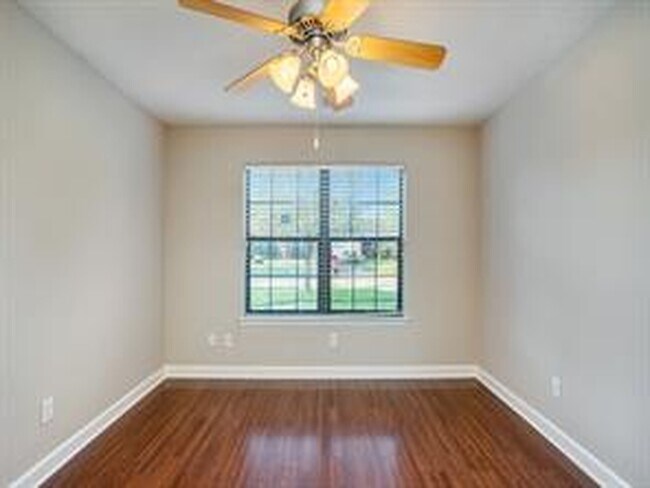 Building Photo - 12115 Country Orchard Ln