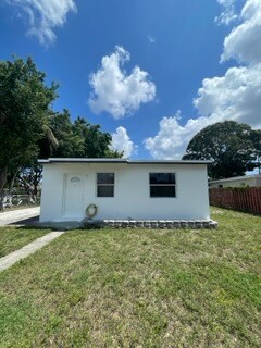 Building Photo - 3701 SW 48th Ave