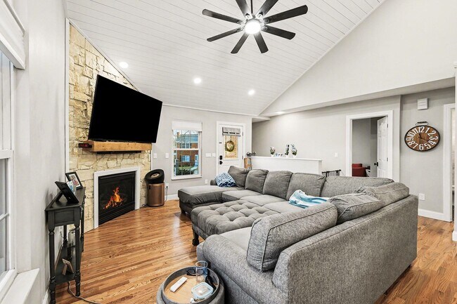 Building Photo - 111 Basswood Cir