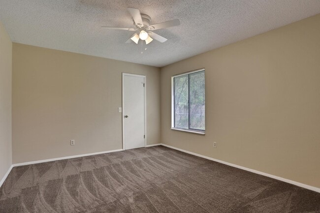 Building Photo - 11151 Stoney Point Ln W