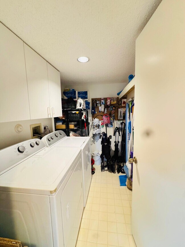 Building Photo - 4735 Lucerne Lakes Blvd W