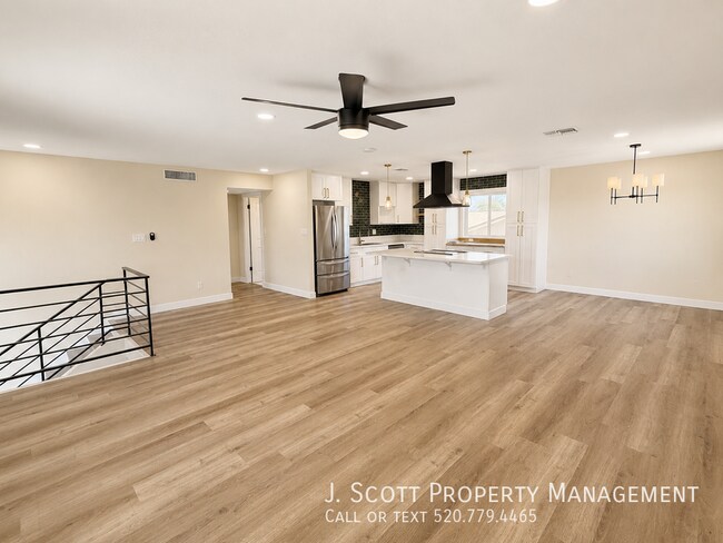Building Photo - 3459 W Evans Dr
