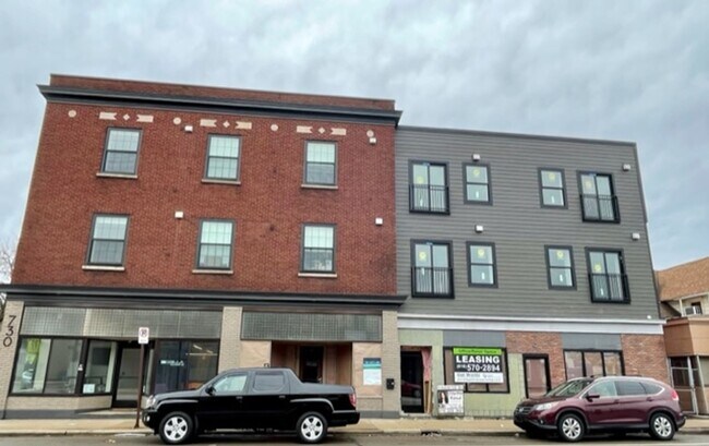 Interior Photo - Beautiful Studio and One Bedrooms West Grand Neighborhood