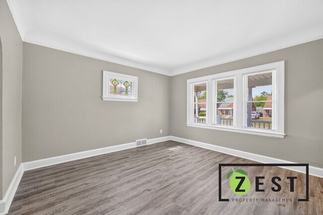 Building Photo - 15494 Bringard Dr