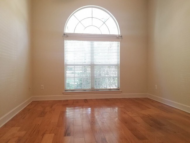 Building Photo - LEASE PENDING  8708 Castaway Cove Ct.