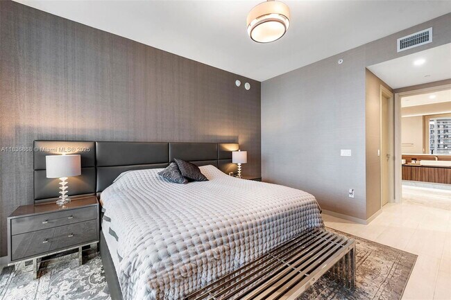 Building Photo - 1000 Brickell Plaza