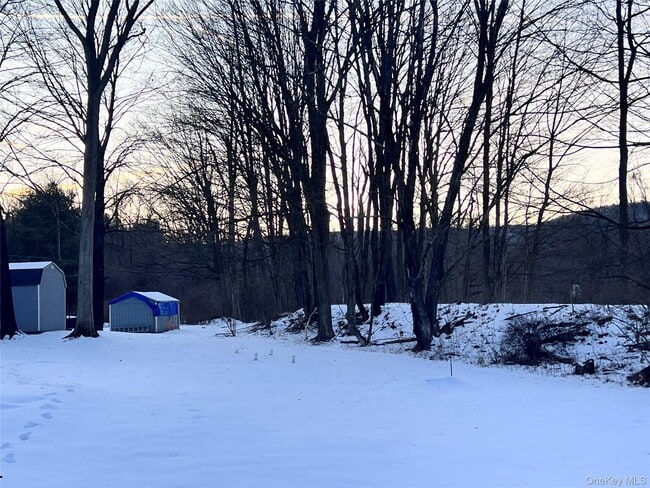 Building Photo - 13 Herlings Rd