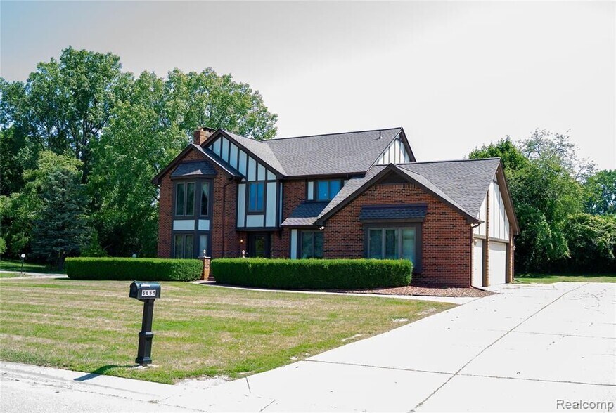 Building Photo - 6651 Arlington Dr