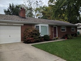 Building Photo - 931 Willowdale Ave