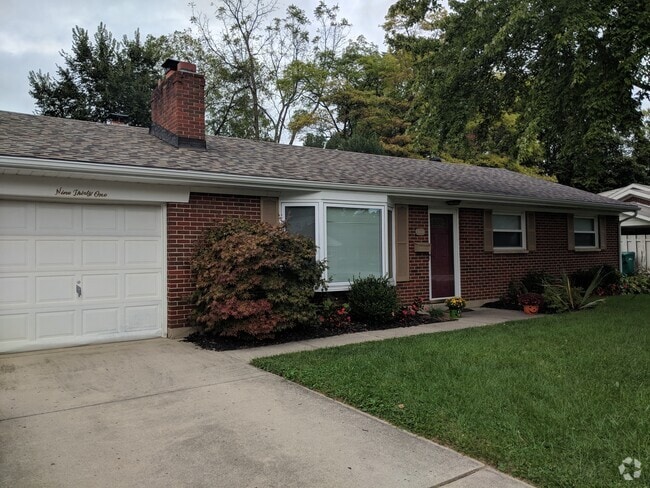 Building Photo - 931 Willowdale Ave