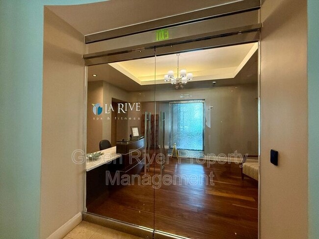 Building Photo - 1431 Riverplace Blvd