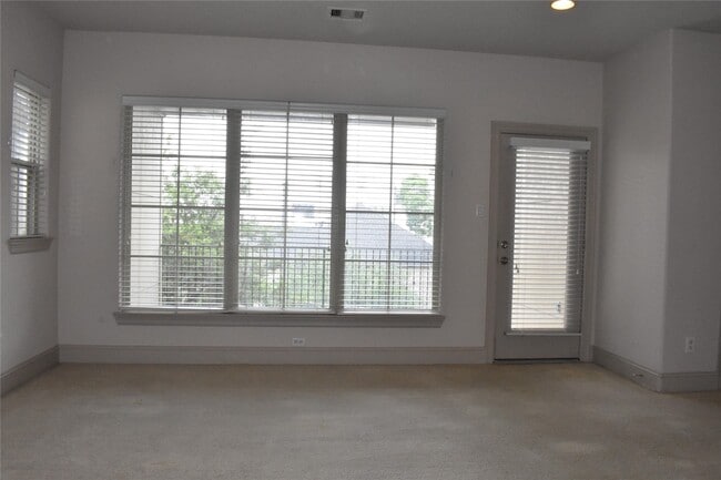 Building Photo - 2922 Leeland St