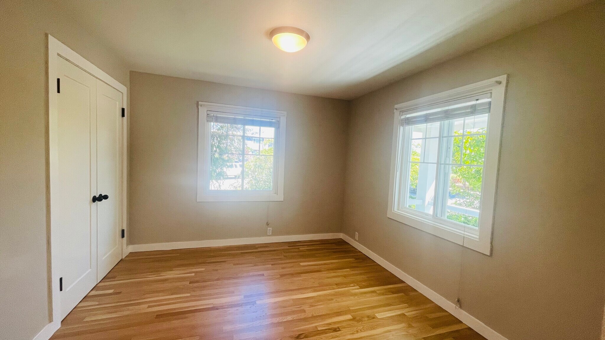 Building Photo - 713 Lighthouse Ave