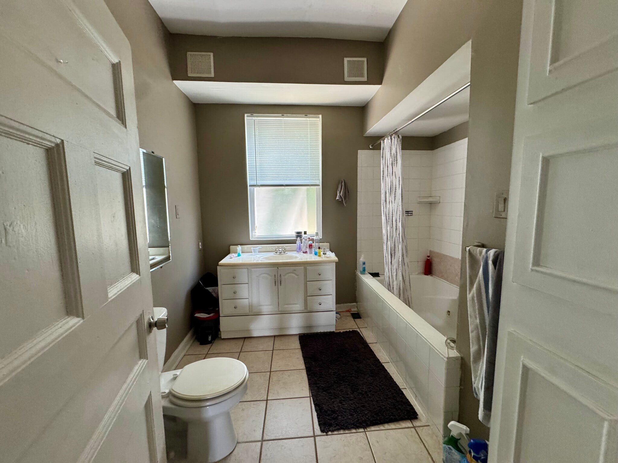Bathroom - 1749 Crafton Blvd