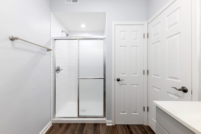 Building Photo - 6543 S Drexel Ave