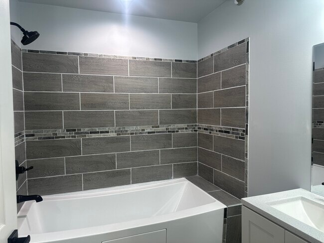 Building Photo - 110 Kensington Dr