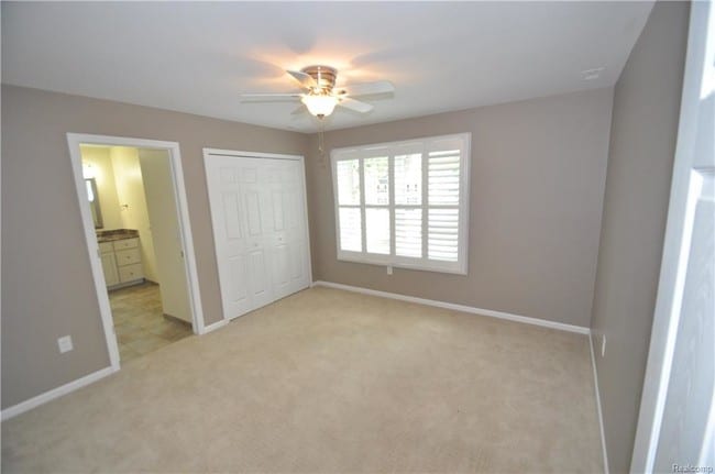 Building Photo - 1019 Chesterfield Ave