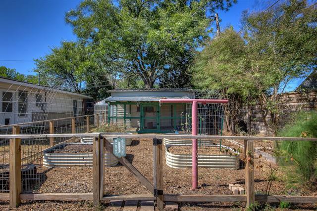 Building Photo - 6562 Locke Ave