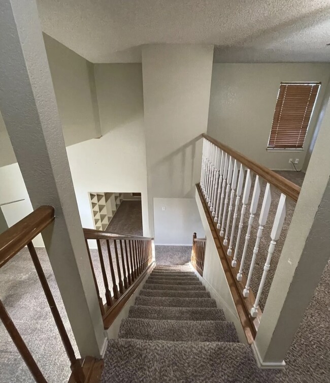 Building Photo - 4912 Oldfield Dr