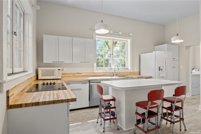 Building Photo - 16 Delafield Woods