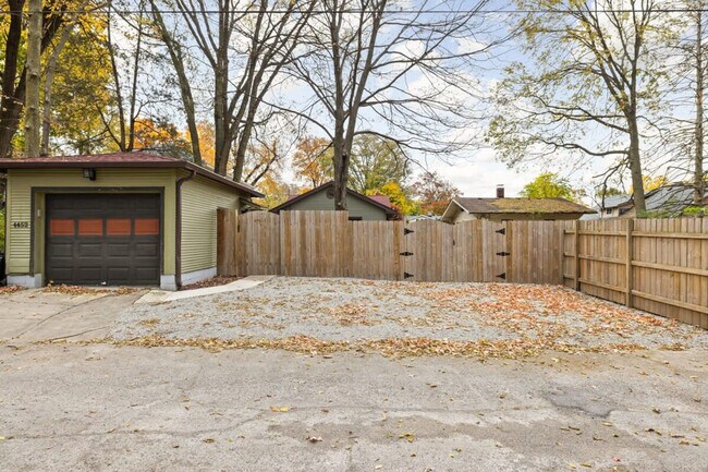 Building Photo - 4452 Carrollton Ave