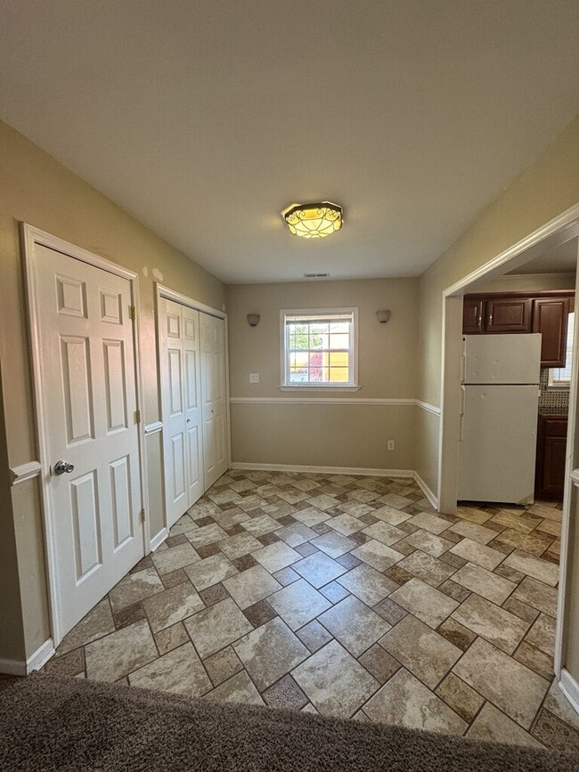 Building Photo - 503 Nelson Dr