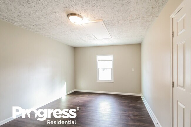 Building Photo - 5285 Brentwood Rd