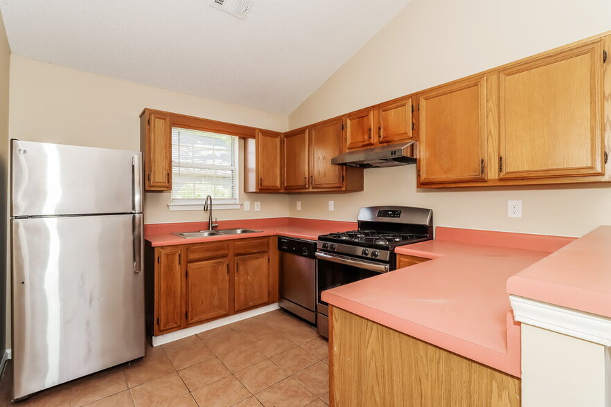 Building Photo - 1486 Foxwood Dr