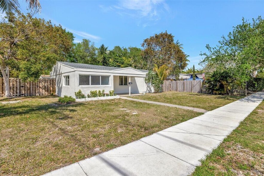 Primary Photo - 843 SW 20th St