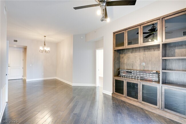 Building Photo - 91 E Agate Ave