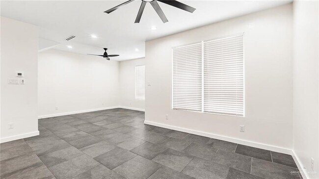 Building Photo - 914 S Bicentennial Blvd