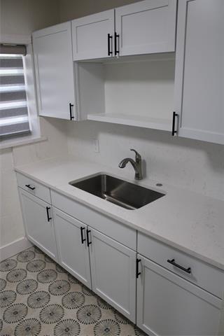 Building Photo - 707-709-709 Woodland St