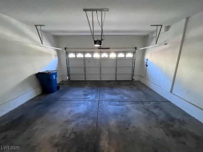 Building Photo - 8941 Mt Baker Ct