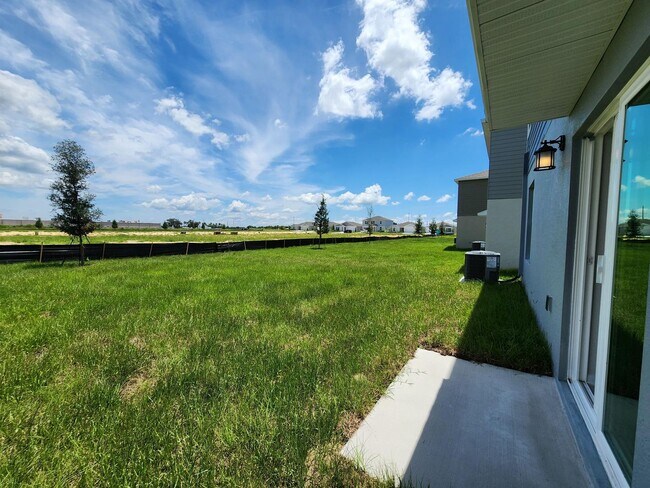 Building Photo - GORGEOUS 4-Bedroom Home in Lake Wales