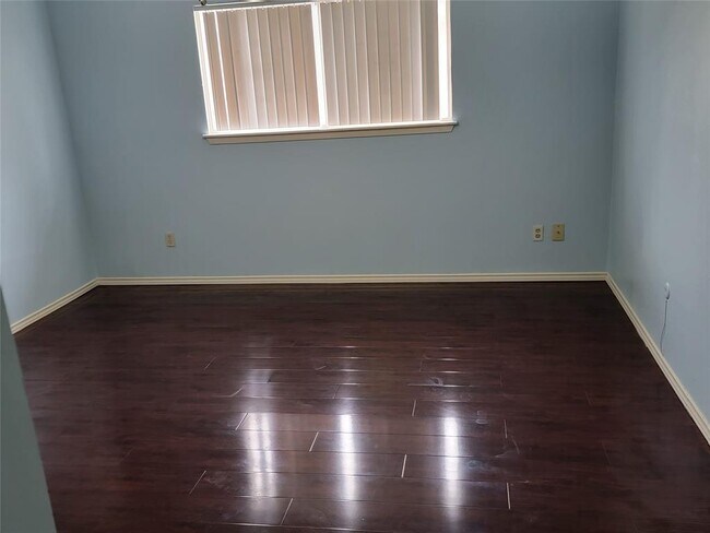 Building Photo - 6417 S Briar Bayou Dr