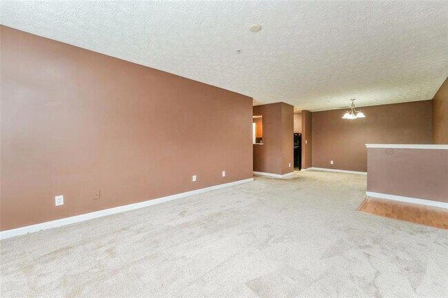 Building Photo - 12201 Fairington Ridge Cir