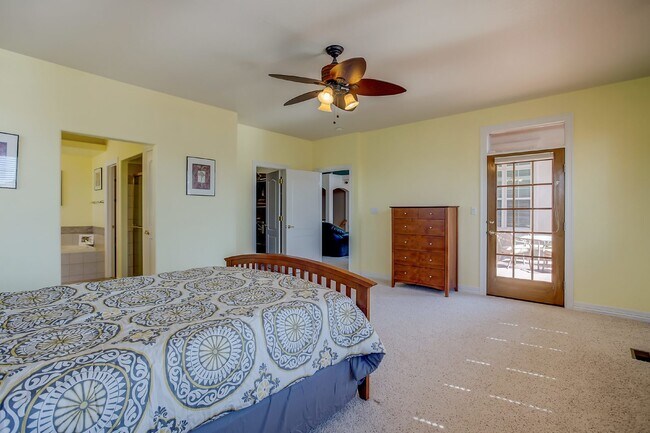 Building Photo - Beautiful Home in Gated Community